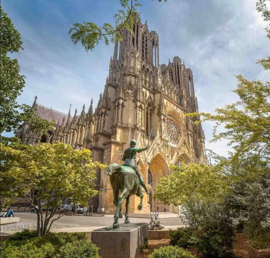 Appartement Lumineux Proche Cathedrale Reims Luaran gambar